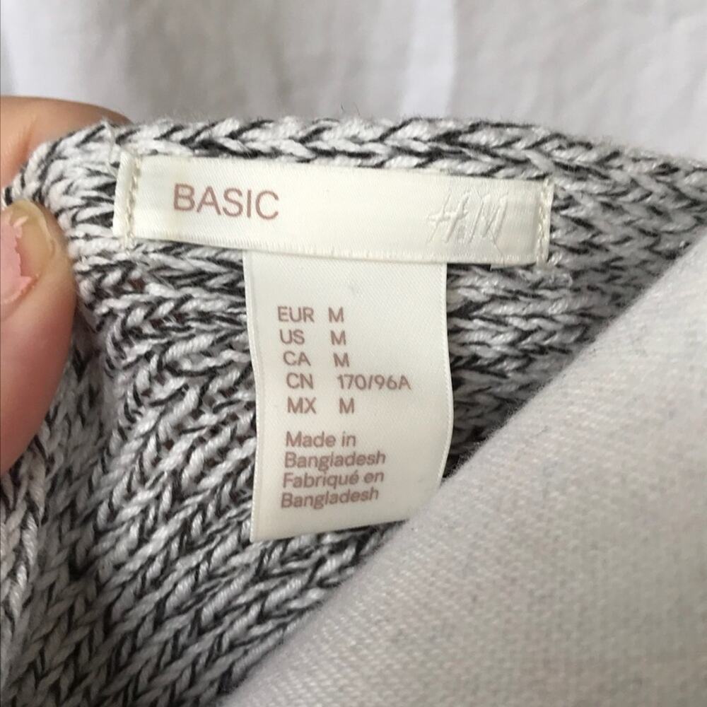 H&M sweater - Picture 5 of 6